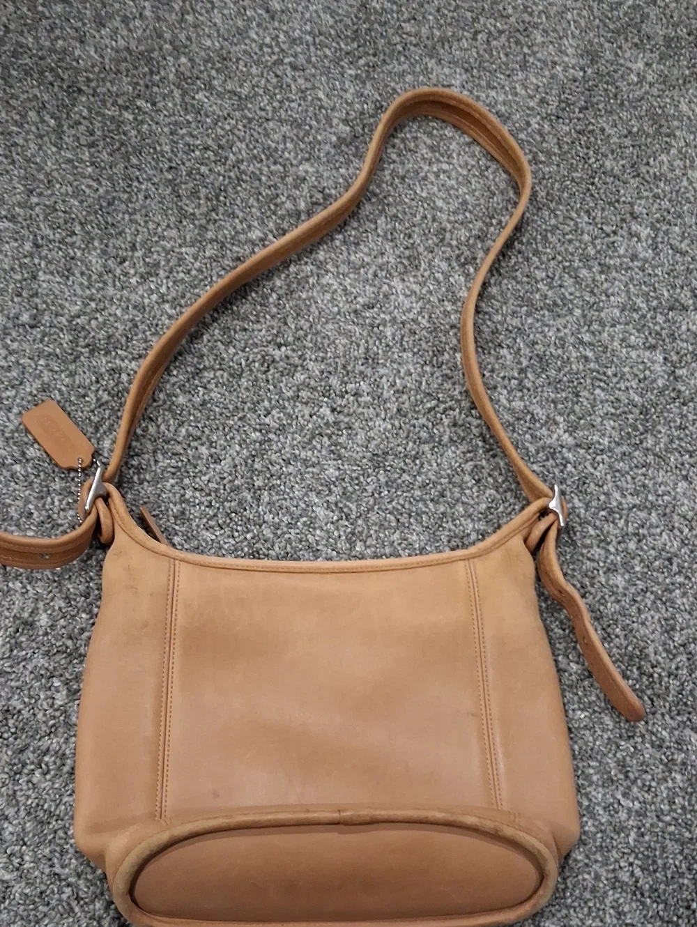 Vintage Coach 9816 Glove Tanned Slim Duffle Sac Crossbody Bag Carmel/tan Leather